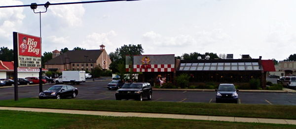 Big Boy Restaurants (Elias Brothers, Elias Bros) - Warren - 4200 E 14 Mile Rd (newer photo)